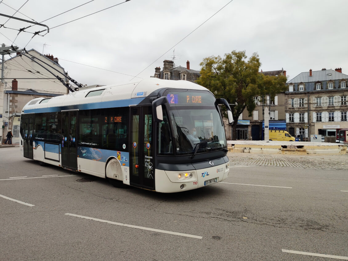 Le bus de la ligne 2, place Carnot